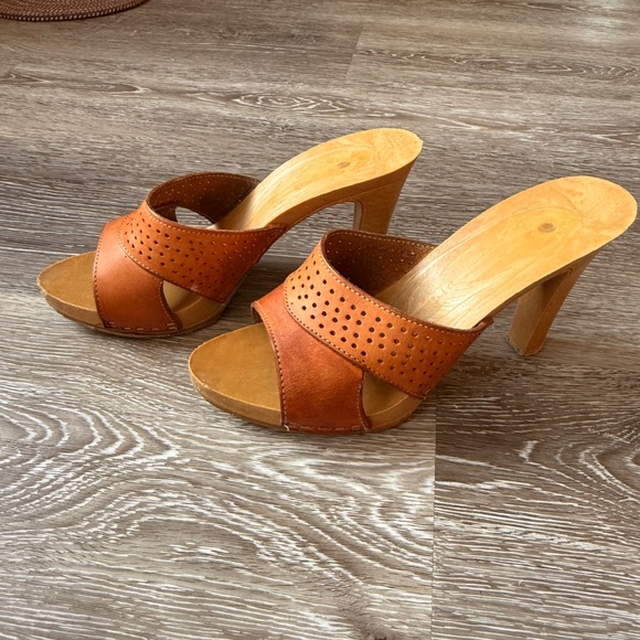 Fabulous Vintage 70s Leather Platform Heels - Picture 9 of 9